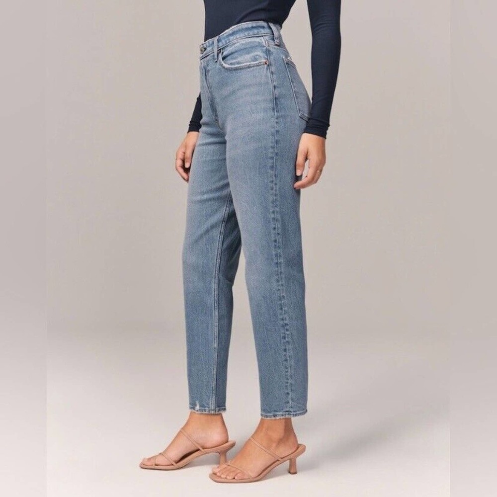 abercrombie & fitch high rise mom jeans 4/27